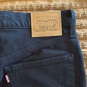 Black rib cage straight ankle Levi’s jeans